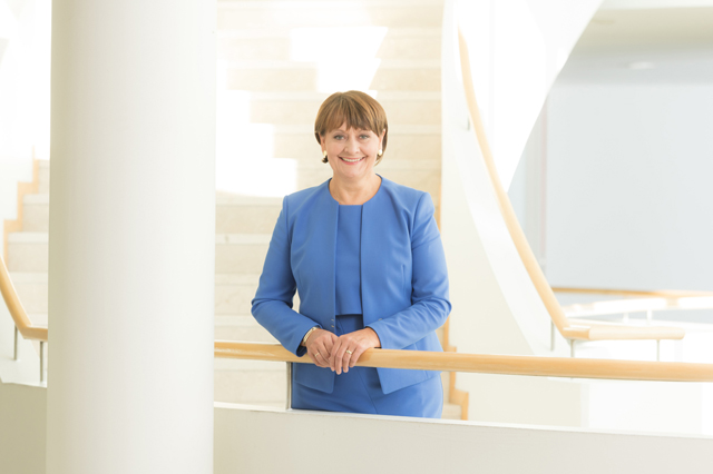 Herta Stockbauer bietet Mitarbeiterinnen Perspektiven im Rahmen des Frauenkarriereprogramms.