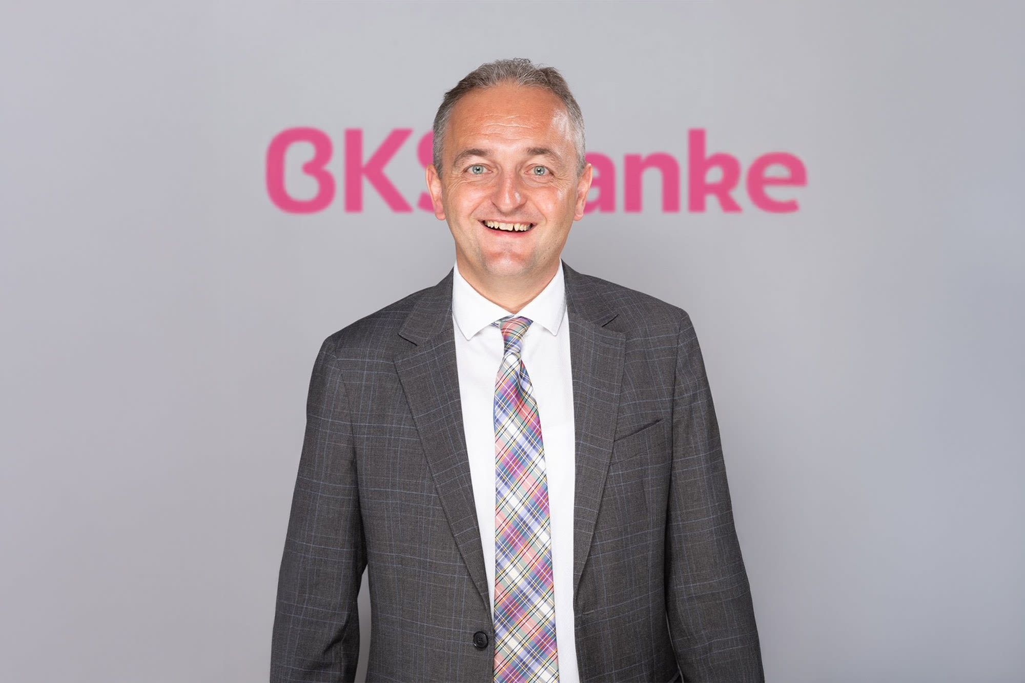 Michael Morgenstren, Filialleiter der BKS Bank in Spittal – persönliche Beratung und regionale Finanzkompetenz. Michael Morgenstren, Filialleiter der BKS Bank in Spittal – persönliche Beratung und regionale Finanzkompetenz.