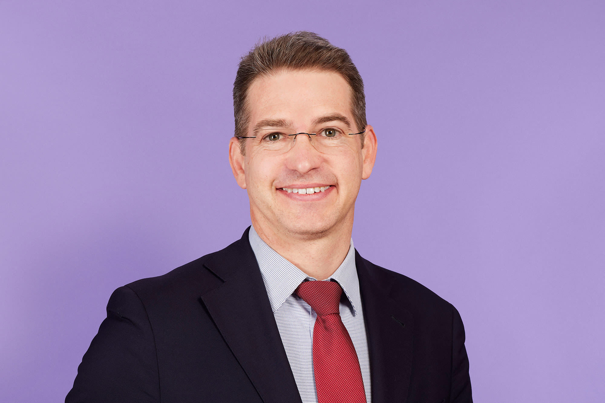 Christian Kainz im schwarzen Anzug Christian Kainz im schwarzen Anzug