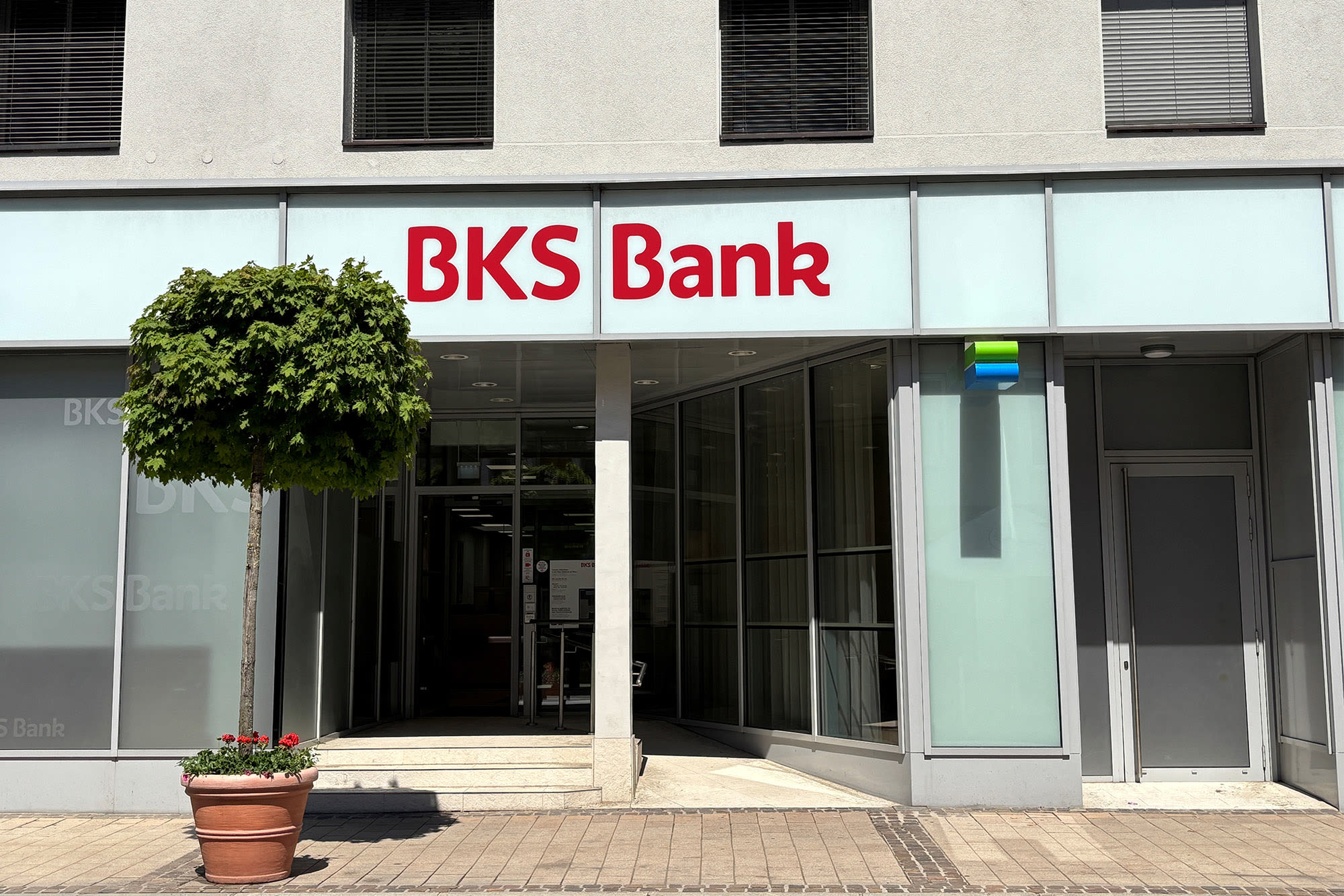 BKS Bank Filiale in Spittal an der Drau – persönliche Beratung, regionale Nähe und individuelle Finanzlösungen. BKS Bank Filiale in Spittal an der Drau – persönliche Beratung, regionale Nähe und individuelle Finanzlösungen.