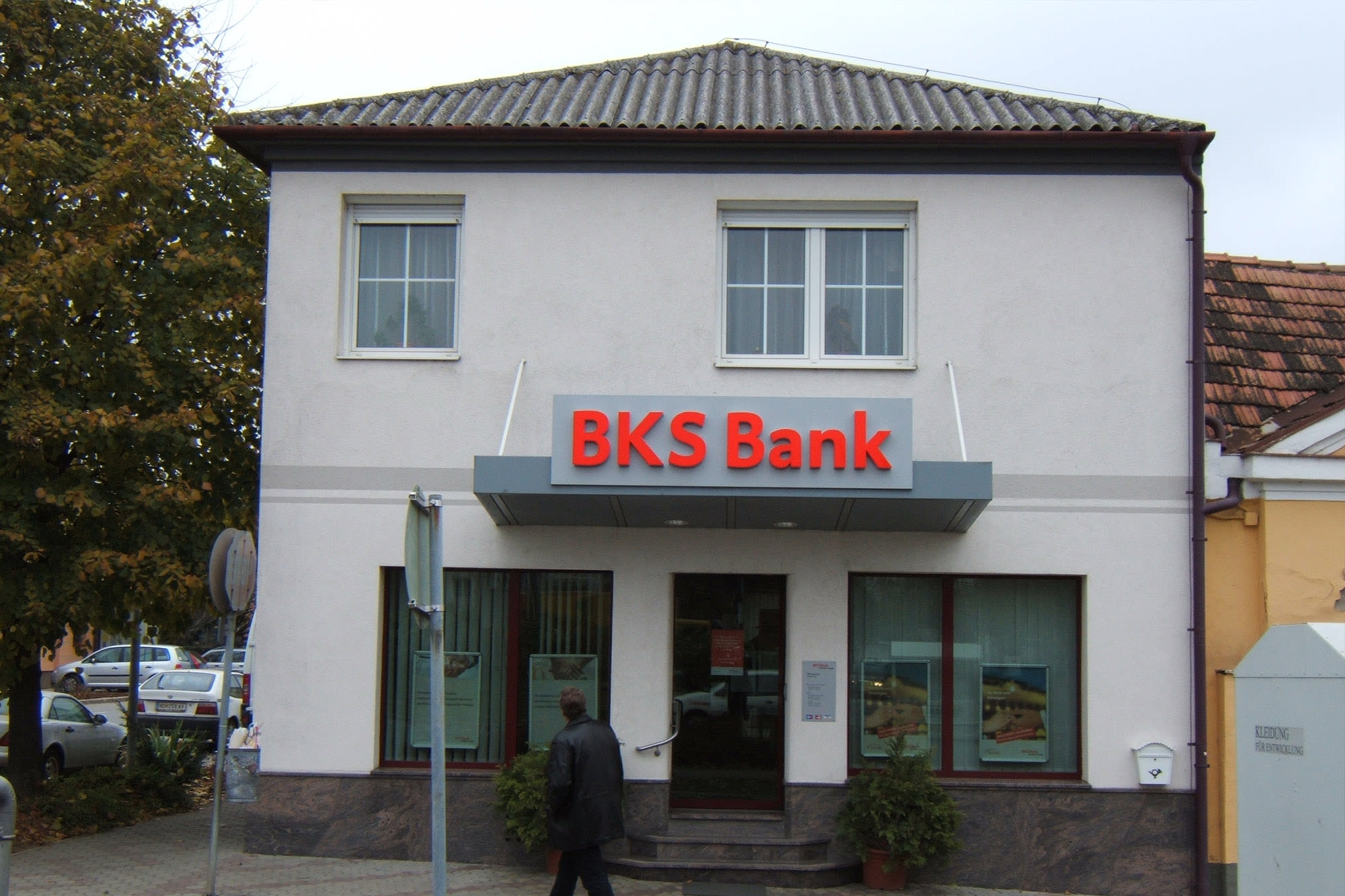 BKS Bank Filiale in Gols – persönliche Beratung, regionale Nähe und individuelle Finanzlösungen. BKS Bank Filiale in Gols – persönliche Beratung, regionale Nähe und individuelle Finanzlösungen.