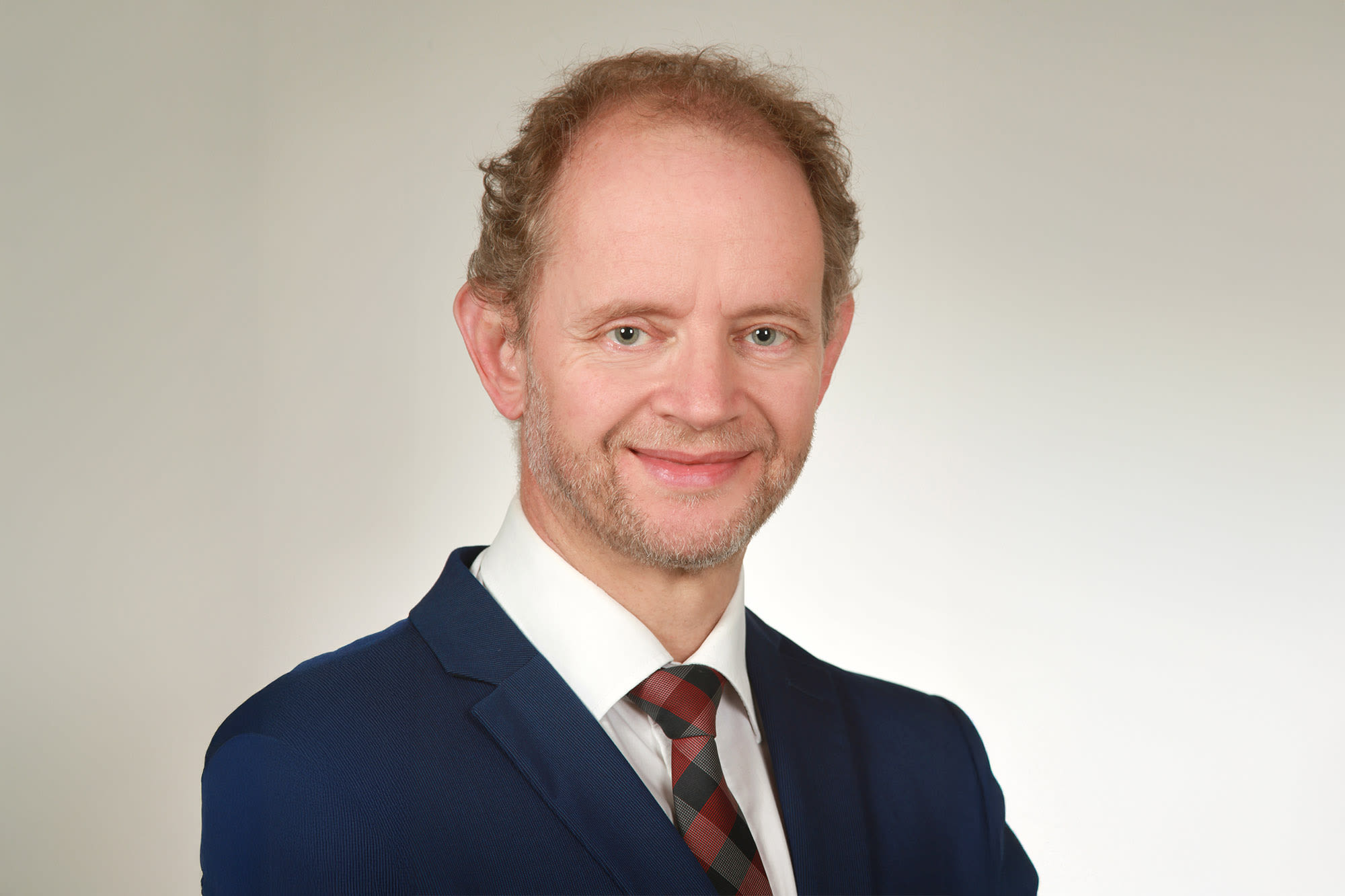 Wolfgang Sohm, Filialleiter der BKS Bank in Wien Hernalser Hauptstraße – persönliche Beratung und regionale Finanzkompetenz. Wolfgang Sohm, Filialleiter der BKS Bank in Wien Hernalser Hauptstraße – persönliche Beratung und regionale Finanzkompetenz.