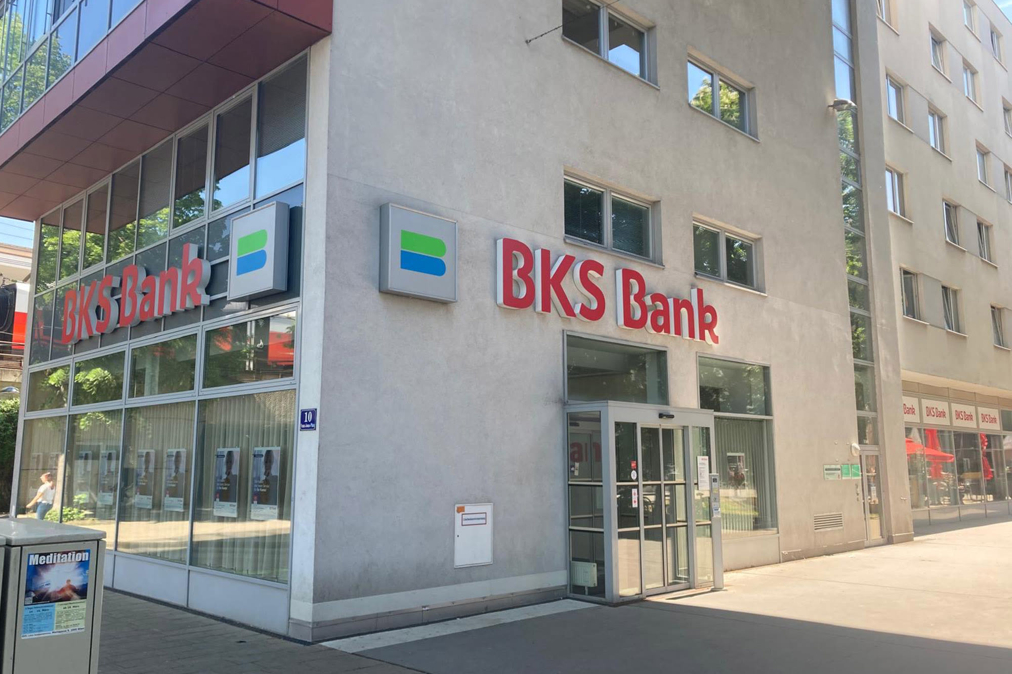 Bank Filiale in Wien Floridsdorf – persönliche Beratung, regionale Nähe und individuelle Finanzlösungen. Bank Filiale in Wien Floridsdorf – persönliche Beratung, regionale Nähe und individuelle Finanzlösungen.