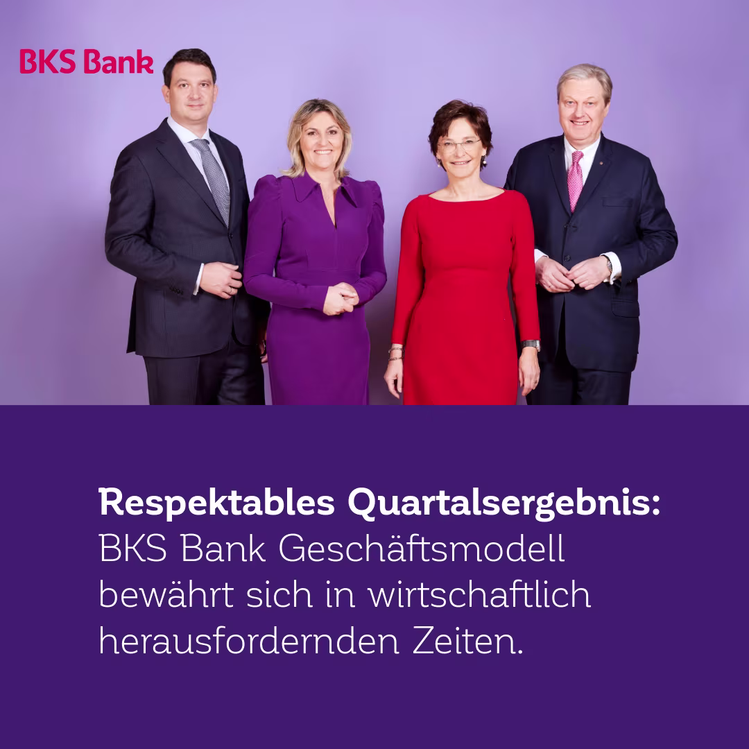 Vier Vorstandsmitglieder freuen sich über die respektablen Quartalszahlen - BKS Bank News zu Q3 2025
