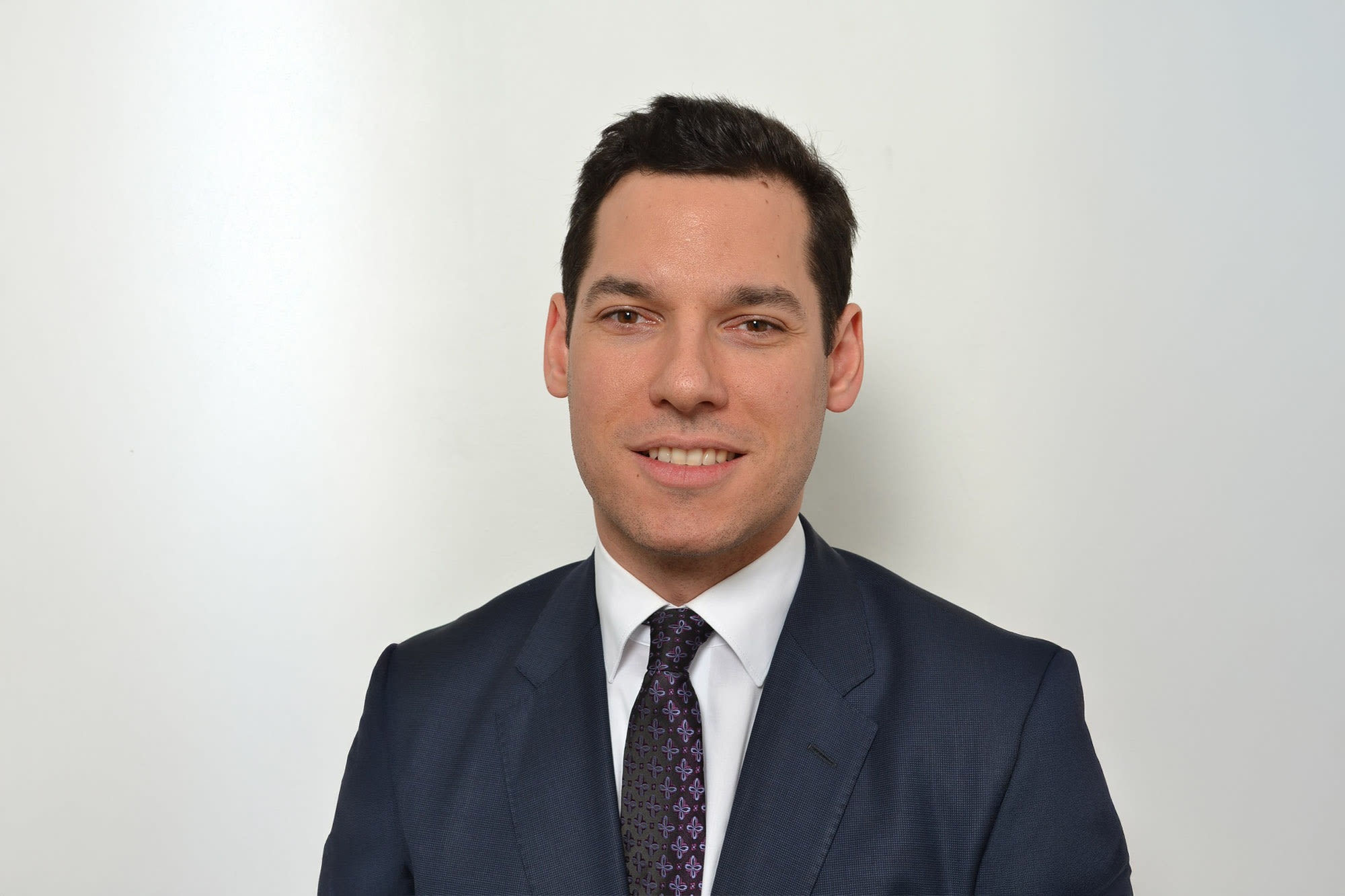 Jakob Rott Filialleiter Wien Ungargasse – persönliche Beratung und regionale Finanzkompetenz. Jakob Rott Filialleiter Wien Ungargasse – persönliche Beratung und regionale Finanzkompetenz.