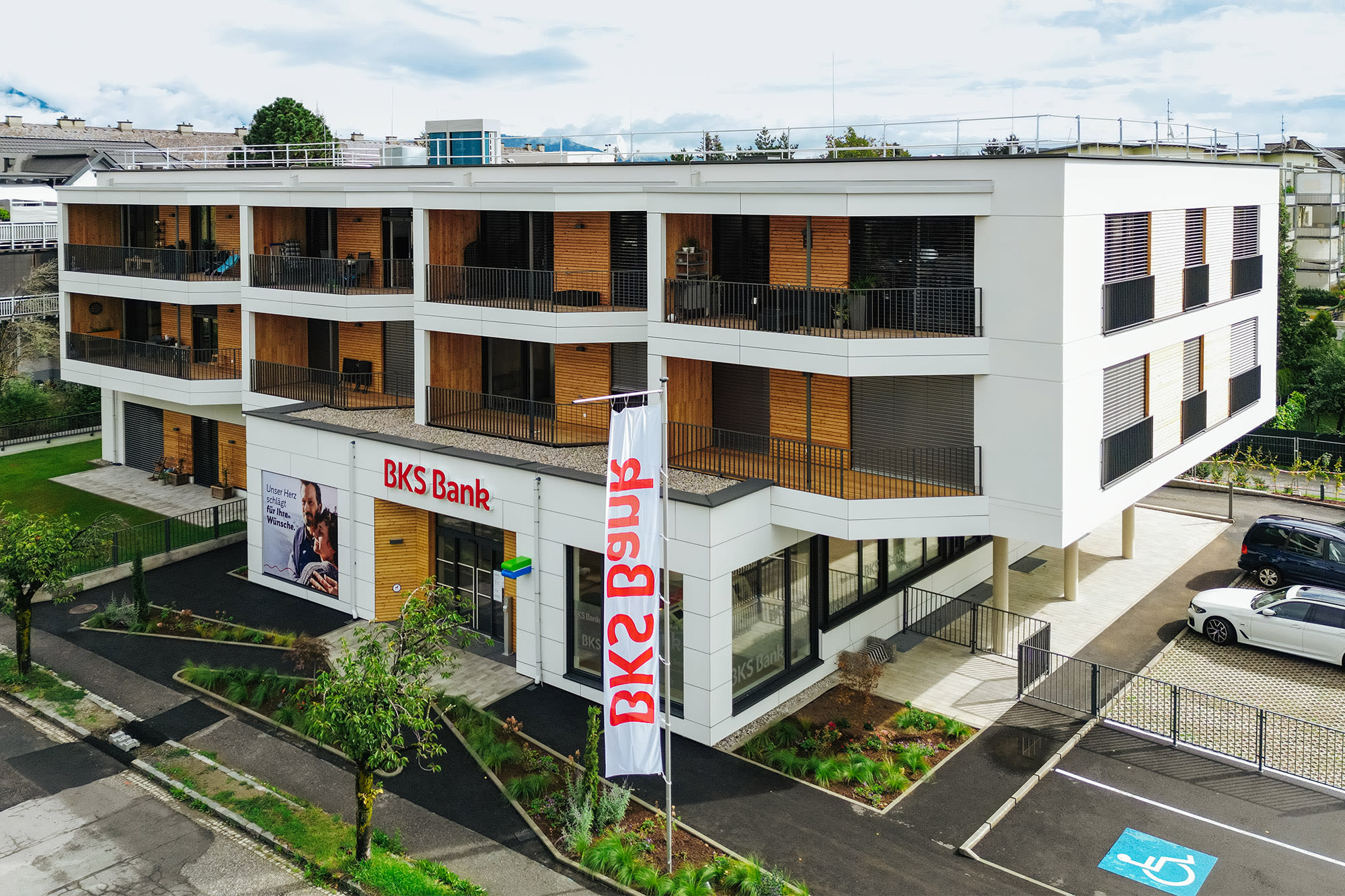 BKS Bank Filiale in Villach Völkendorf – persönliche Beratung, regionale Nähe und individuelle Finanzlösungen. BKS Bank Filiale in Villach Völkendorf – persönliche Beratung, regionale Nähe und individuelle Finanzlösungen.