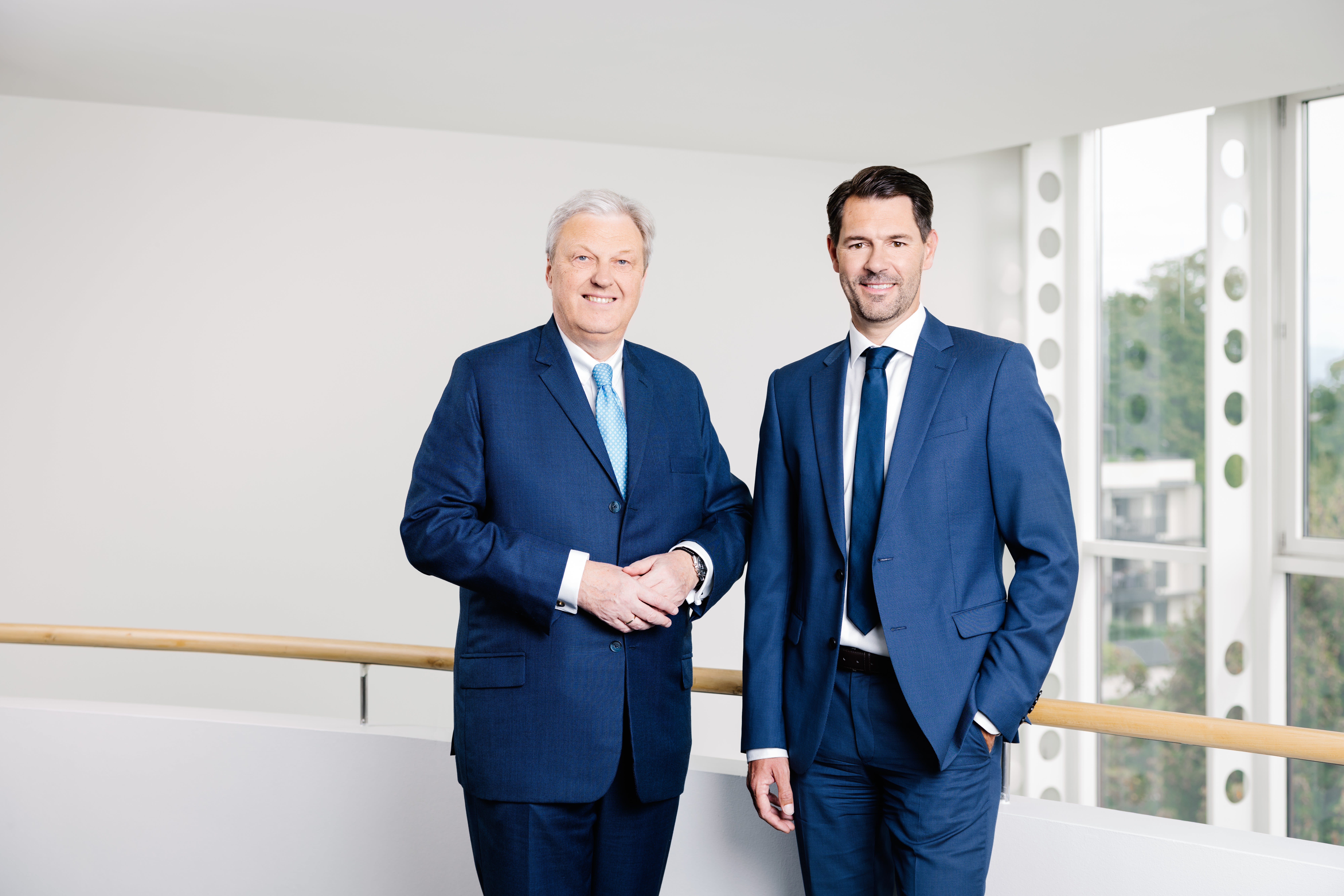 Vorstandsvorsitzender Mag. Nikolaus Juhasz mit Abteilungsleiter Kundenbedürfnisse und Prozesse Horst Maier