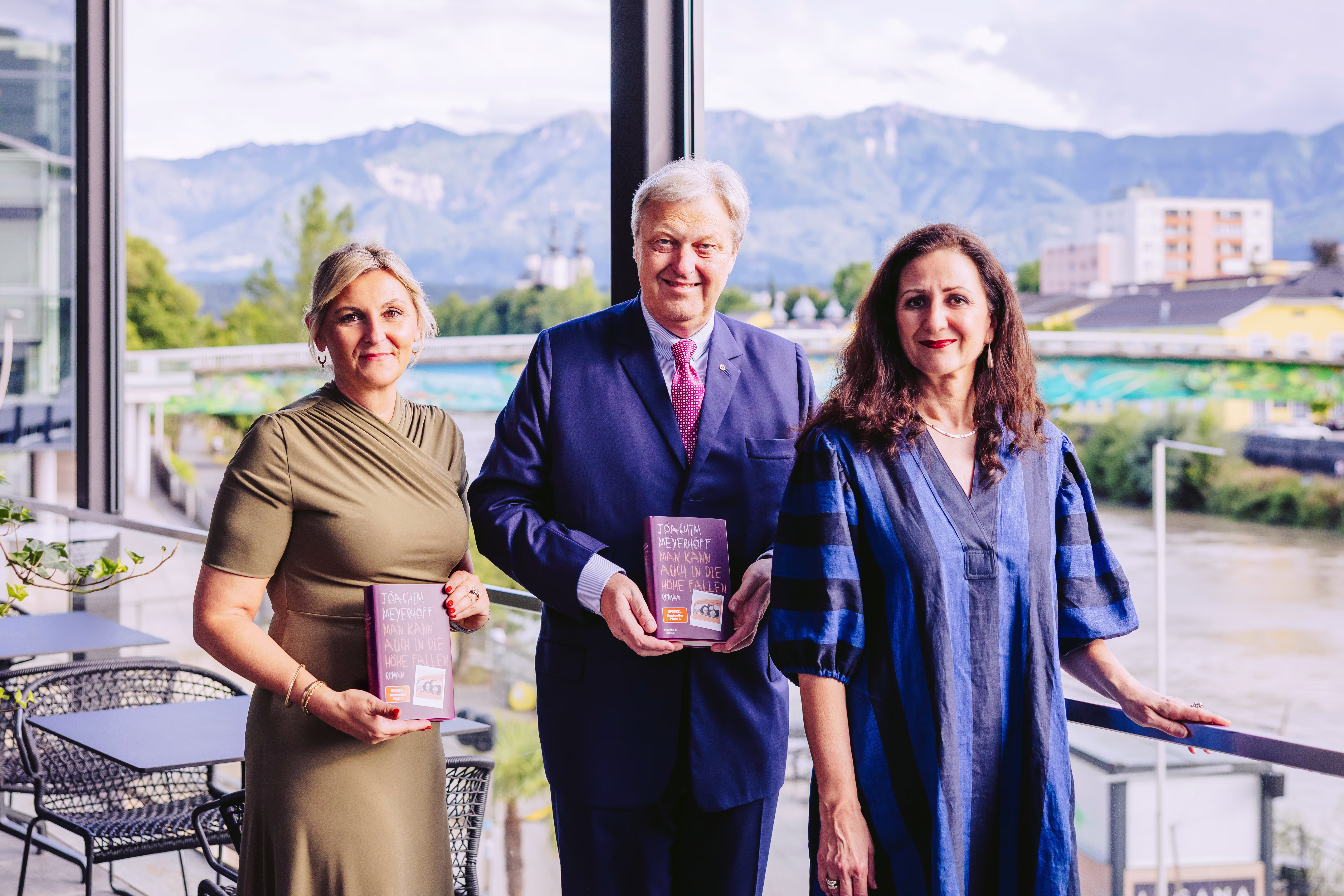 BKS Bank Carinthischer Sommer - Vorstandsvorsitzender der BKS Bank mit Intendantin Nadja Kayali und Vorstandsmitglied Renata Maurer-Nikolić BKS Bank Carinthischer Sommer - Vorstandsvorsitzender der BKS Bank mit Intendantin Nadja Kayali und Vorstandsmitglied Renata Maurer-Nikolić