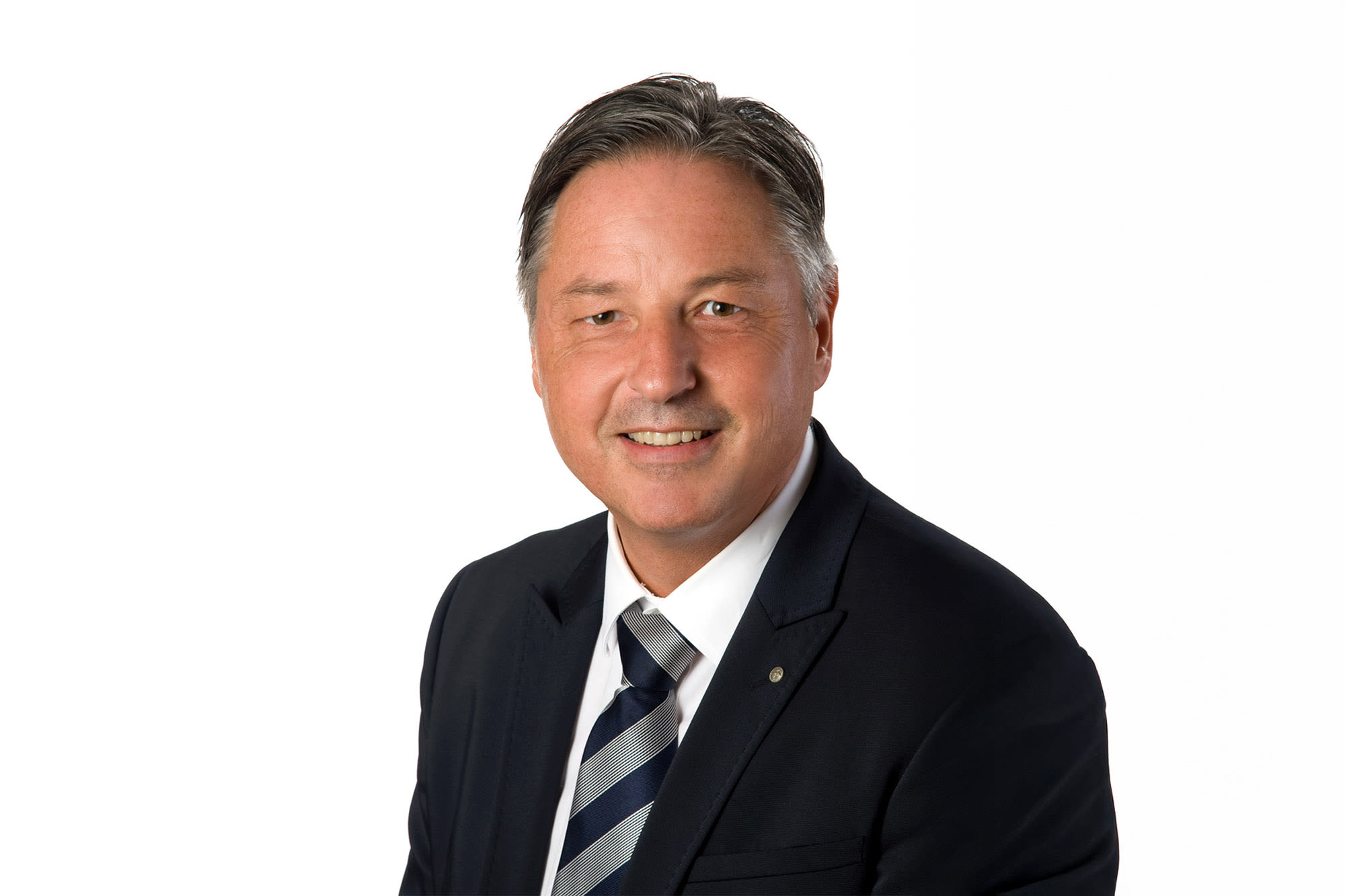 Martin Pulsinger, Filialleiter der BKS Bank in Wolfsberg Euco – persönliche Beratung und regionale Finanzkompetenz. Martin Pulsinger, Filialleiter der BKS Bank in Wolfsberg Euco – persönliche Beratung und regionale Finanzkompetenz.