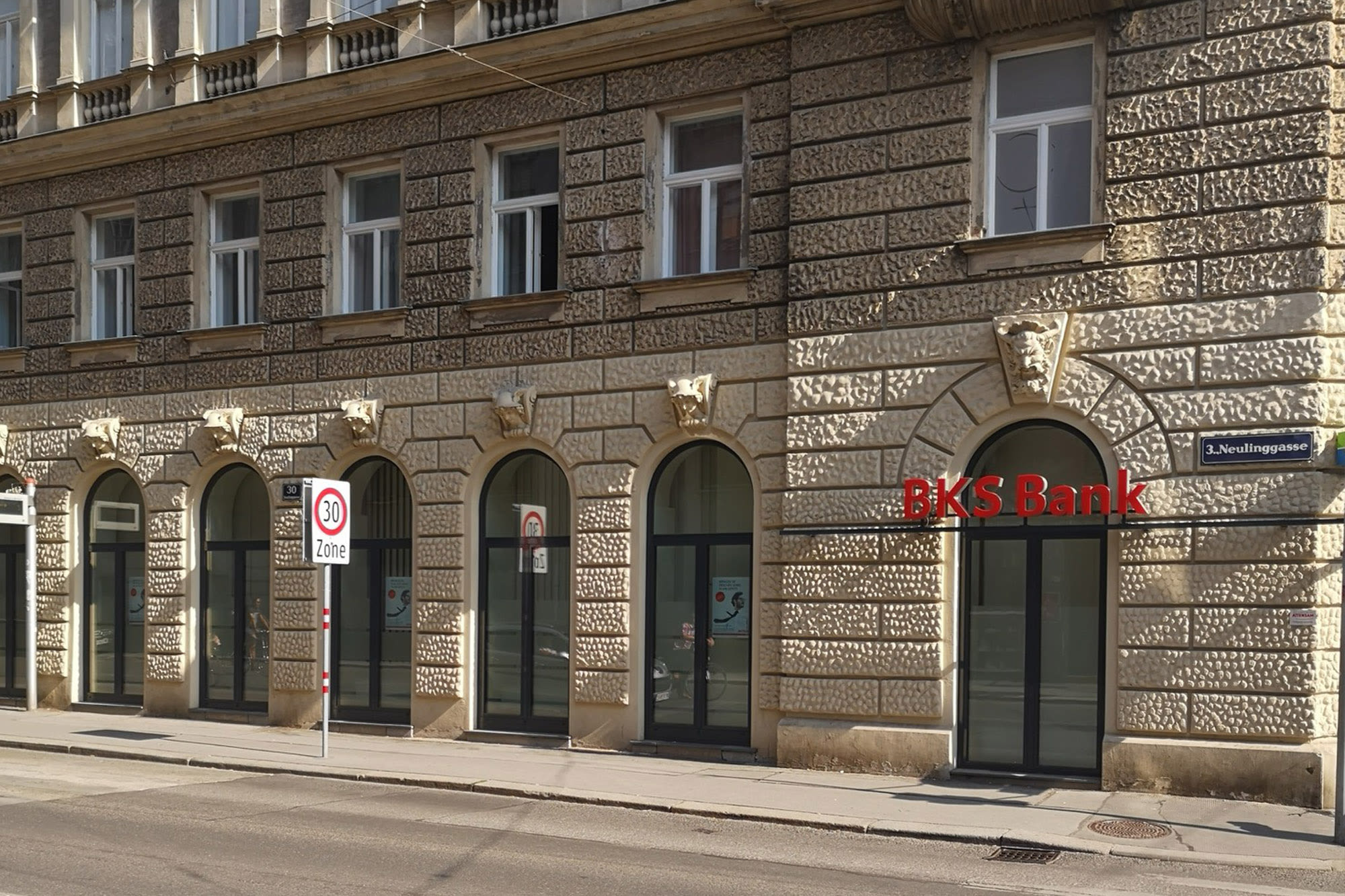 BKS Bank Filiale in Wien Ungargasse – persönliche Beratung, regionale Nähe und individuelle Finanzlösungen. BKS Bank Filiale in Wien Ungargasse – persönliche Beratung, regionale Nähe und individuelle Finanzlösungen.