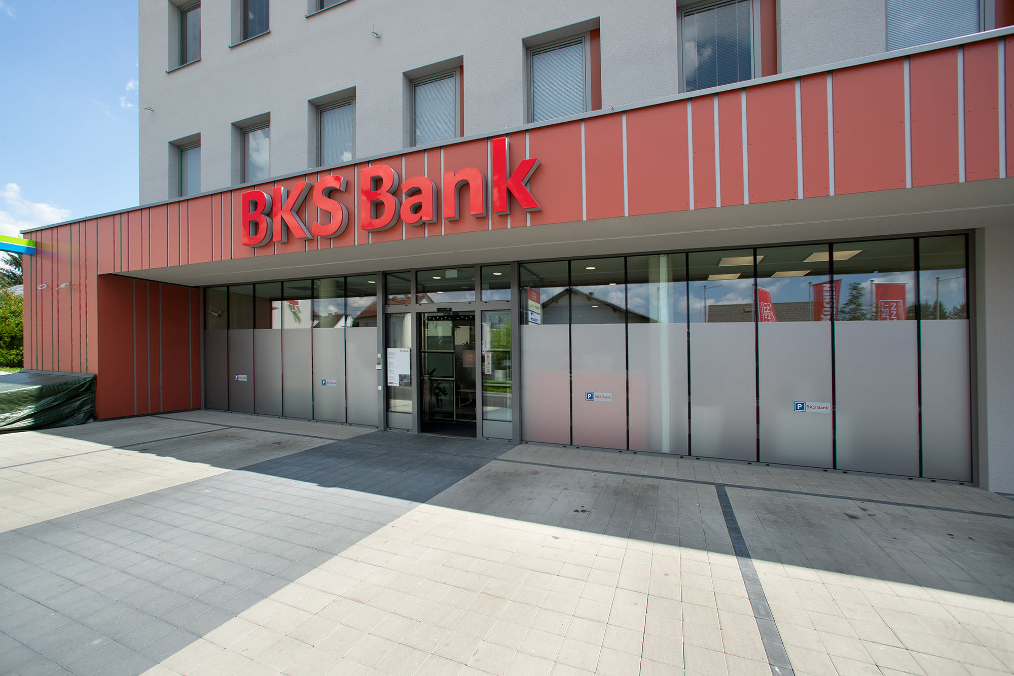 BKS Bank Filiale in Gleisdorf – persönliche Beratung, regionale Nähe und individuelle Finanzlösungen. BKS Bank Filiale in Gleisdorf – persönliche Beratung, regionale Nähe und individuelle Finanzlösungen.